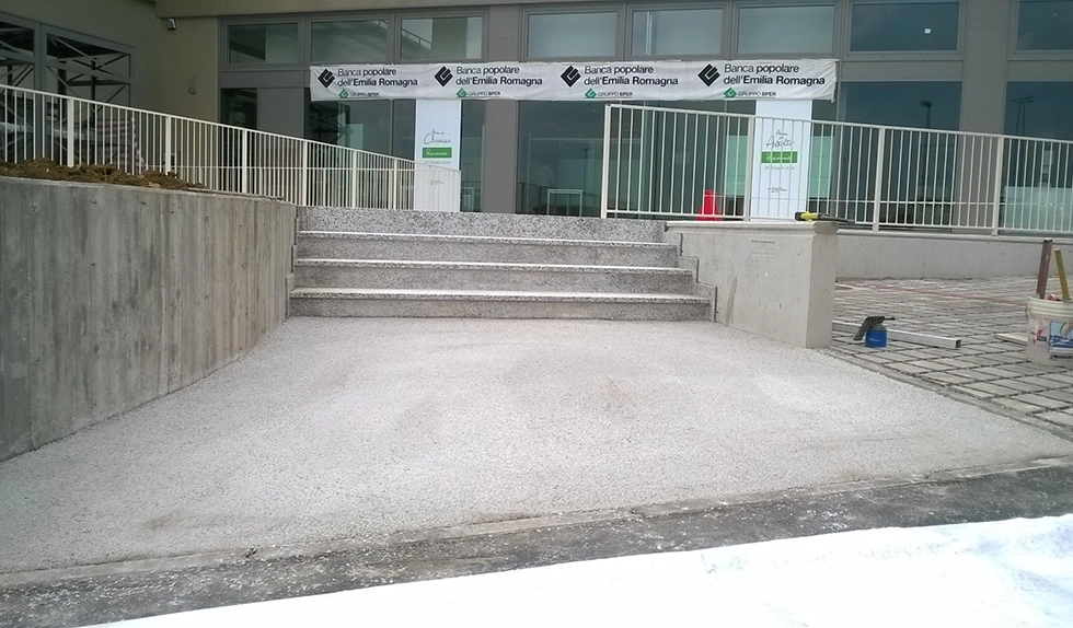 Pavimenti e parcheggi per negozi e centri commerciali Modena